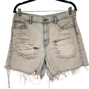 American eagle mom distressed destroyed‎ light wash Jean shorts size 8